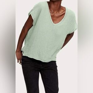 NWOT Michael Stars DoubleGauze DRAYA Hilo V-Neck Top Sage Green Size Medium